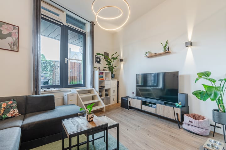 Photo 8 of Herenstraat 10