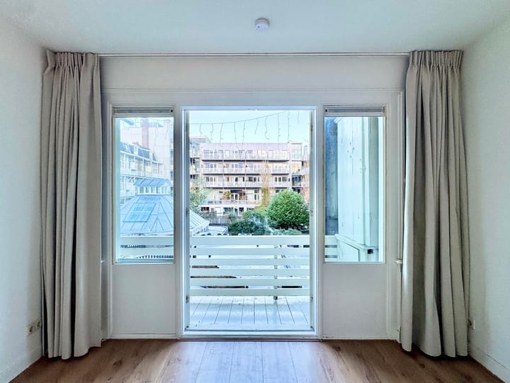 Photo 10 of Tweede Hugo de Grootstraat 30-2