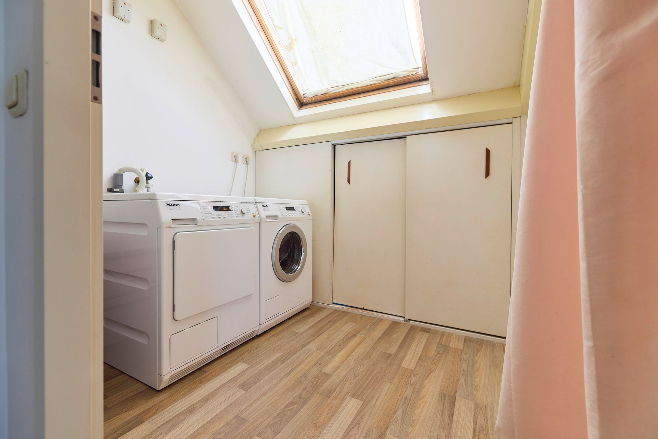 Photo 36 of Witte de Withlaan 25
