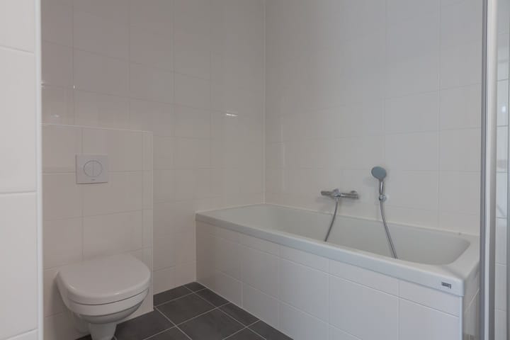 Photo 8 of Roolandweg 43