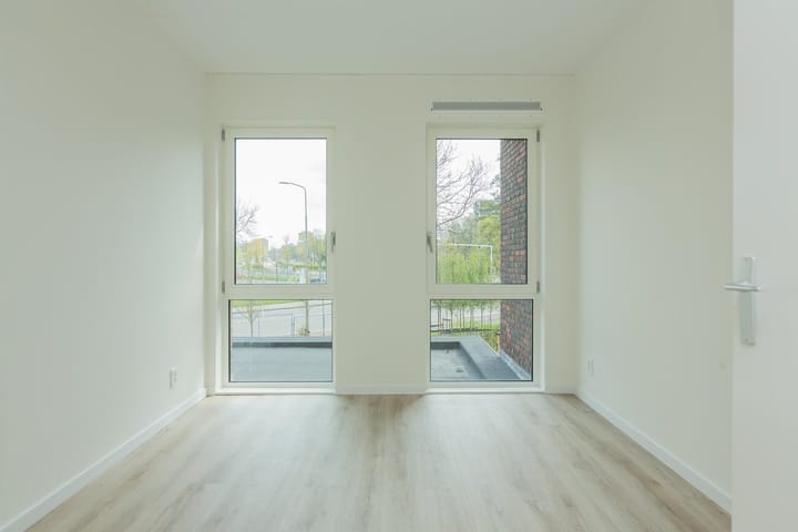 Photo 6 of Roolandweg 43