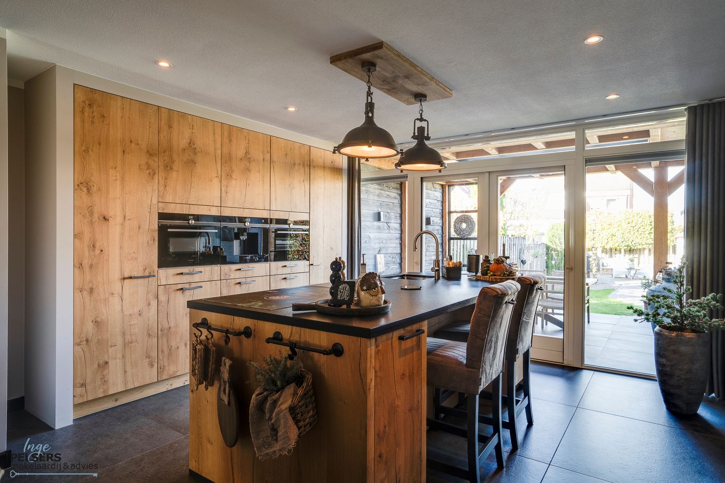 Photo 14 of Cor Janssenstraat 11