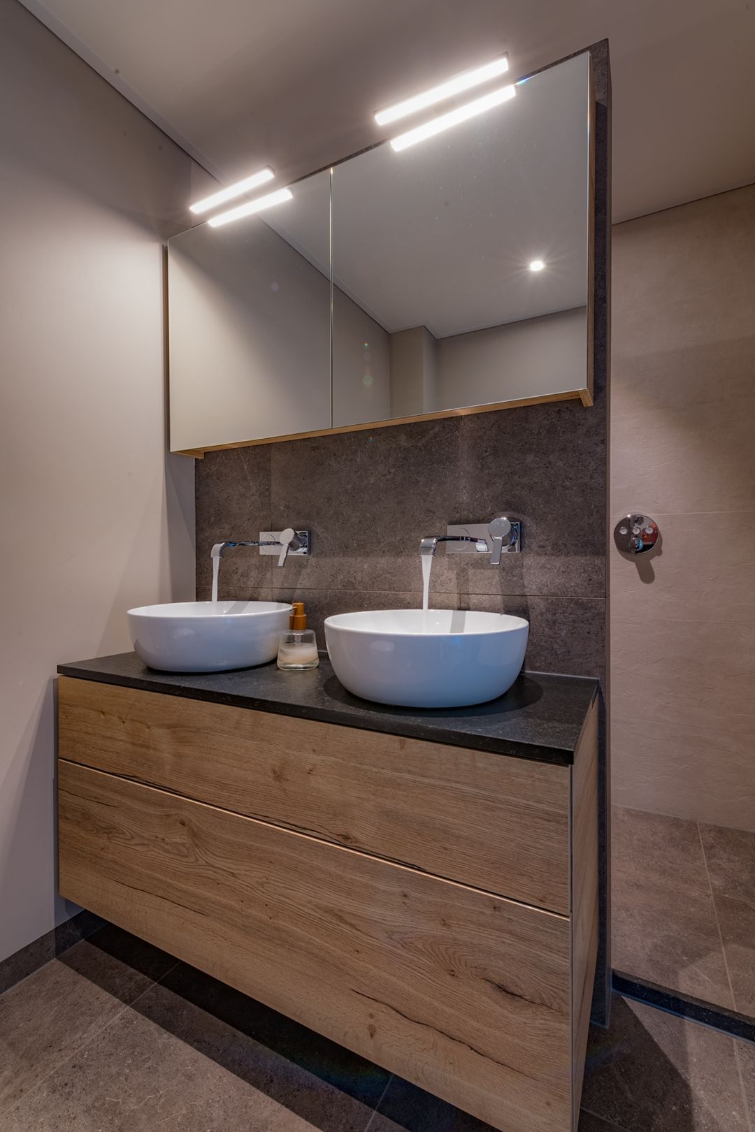 Photo 41 of Cor Janssenstraat 11