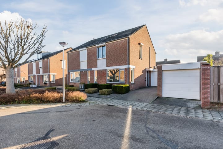 Foto 7 van Panovenstraat 4