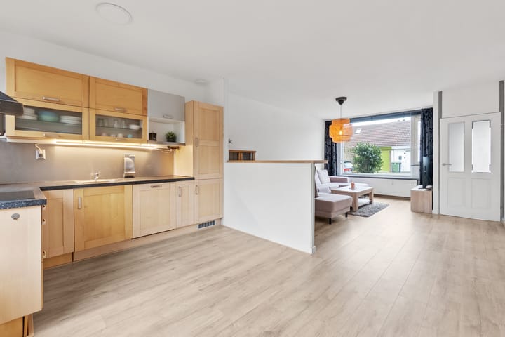 Photo 3 of Barcelonastraat 35