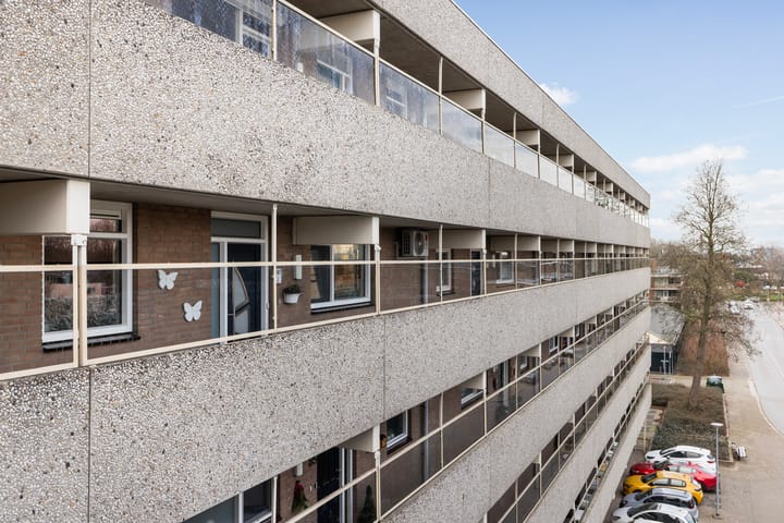 Photo 10 of Haringvlietstraat 107