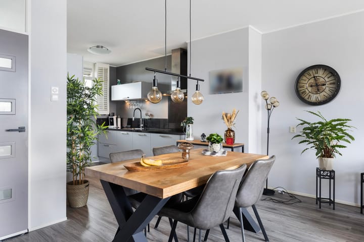 Photo 18 of Haringvlietstraat 107