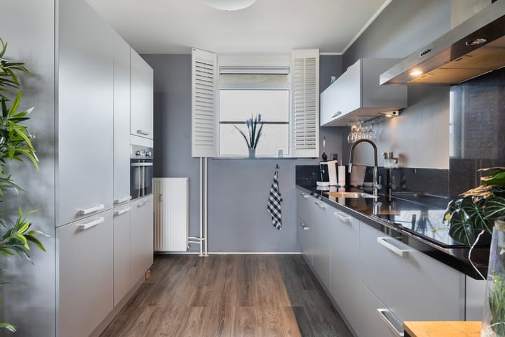 Photo 23 of Haringvlietstraat 107