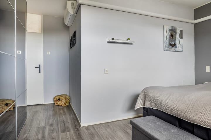 Photo 29 of Haringvlietstraat 107