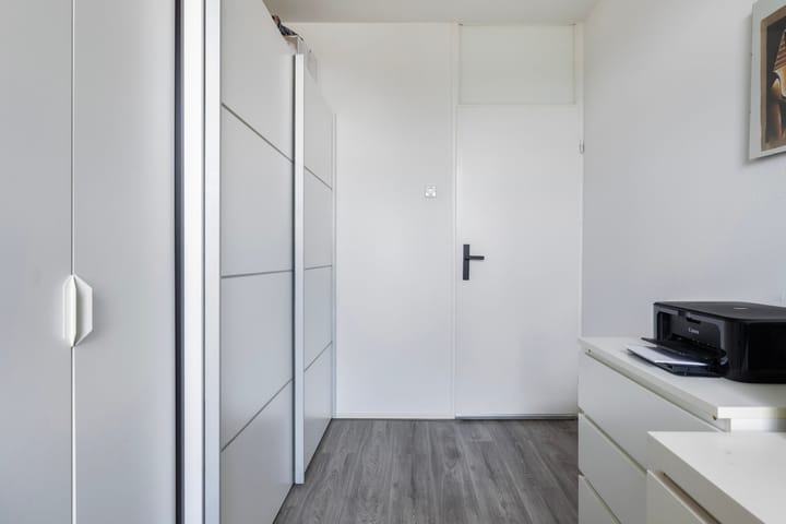 Photo 31 of Haringvlietstraat 107