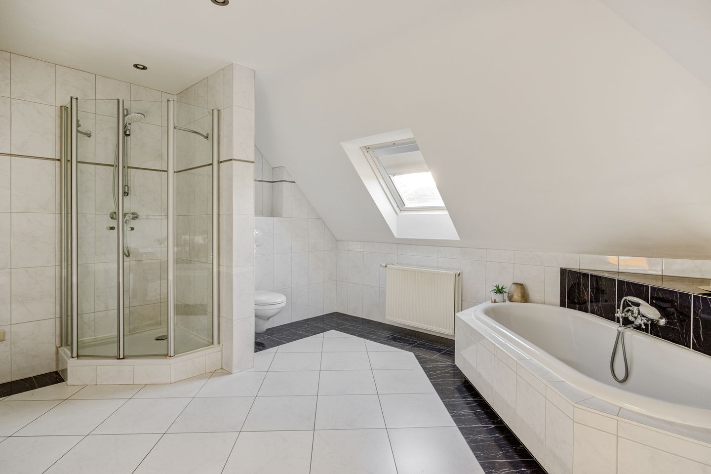 Photo 4 of Jules de Cortestraat 2