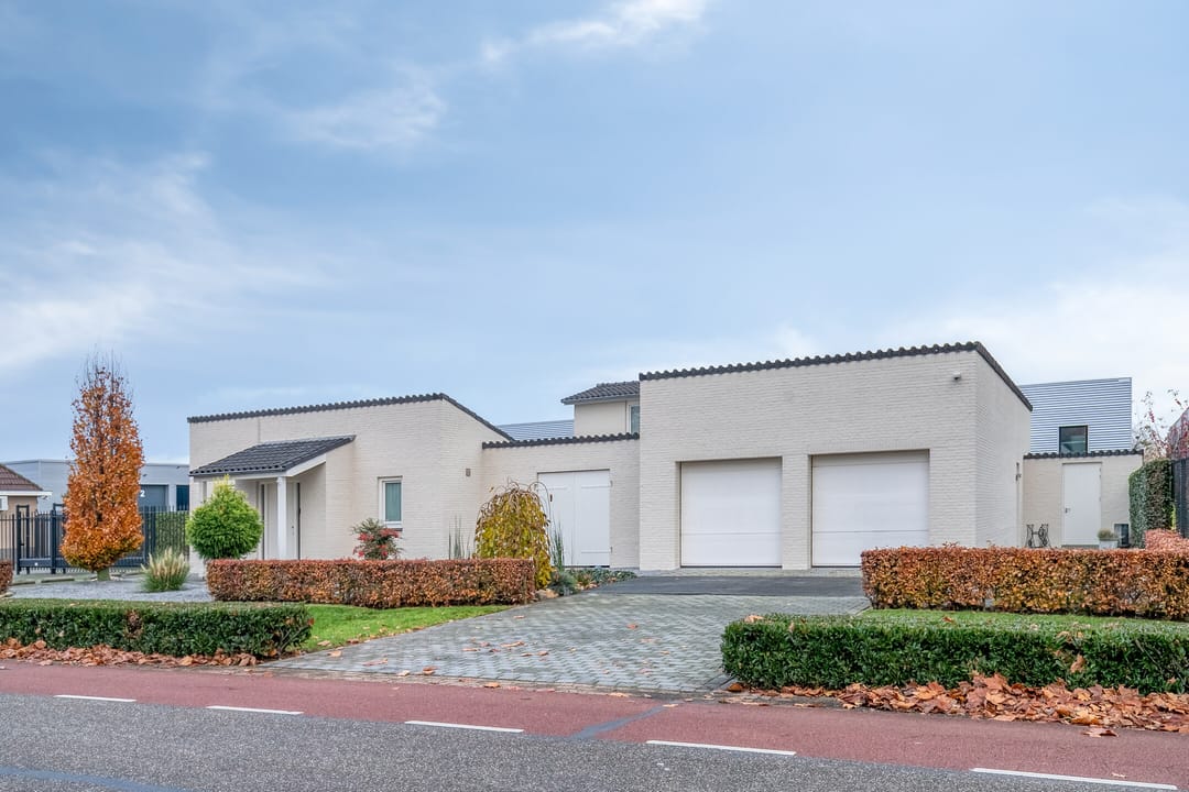 Photo 106 of Saksenweg 30