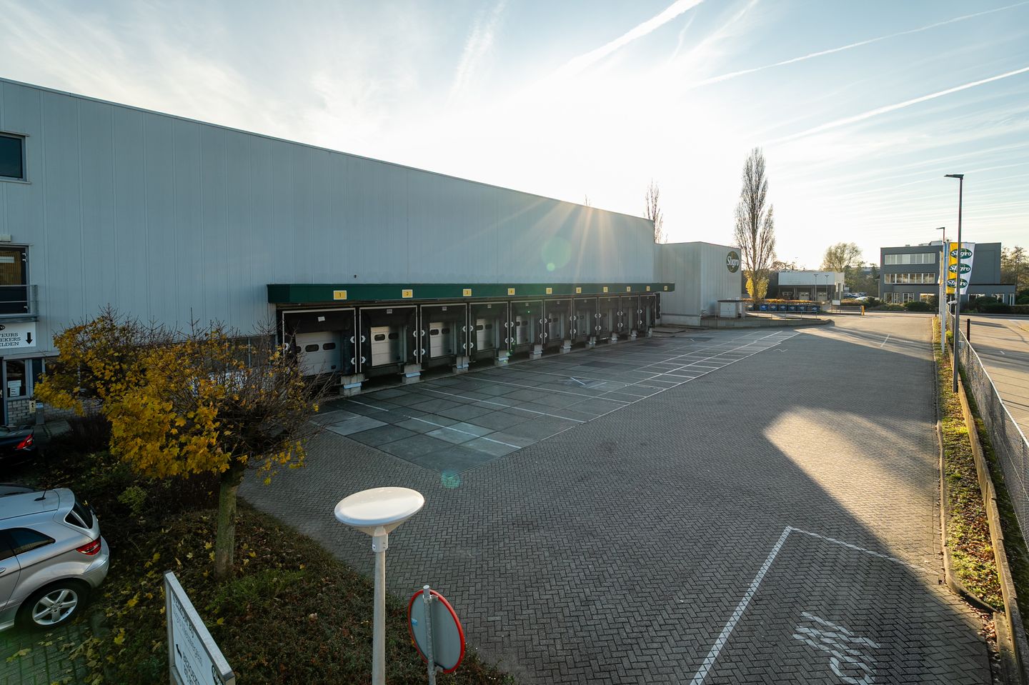 Bekijk foto 2 van Celsiusbaan 1-A