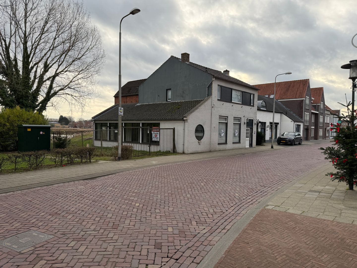 Bekijk foto 2 van Stationsweg 1