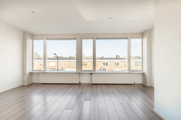 Photo 2 of Raadhuisplein 16-A