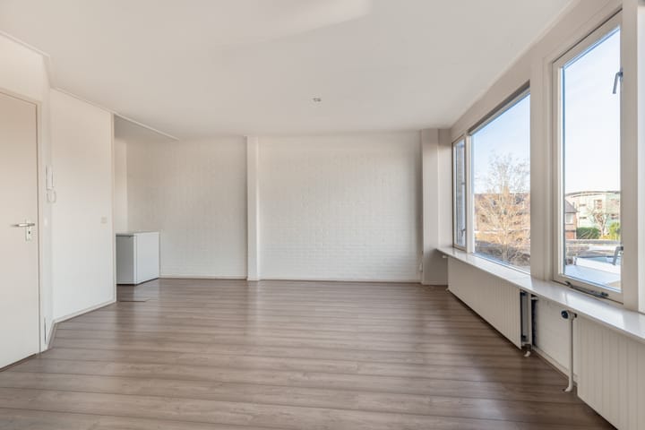 Photo 3 of Raadhuisplein 16-A