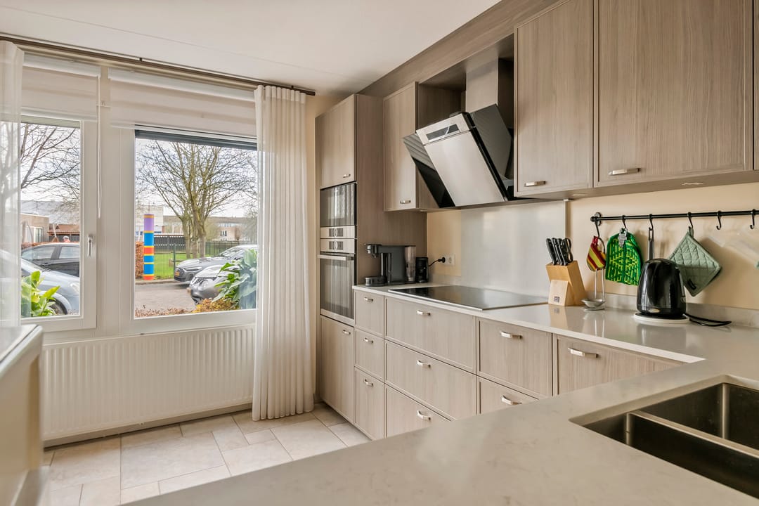 Photo 7 of J.H. L.-van Herwaardenstraat 61