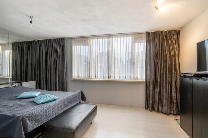 Photo 4 of Heliotroop 35