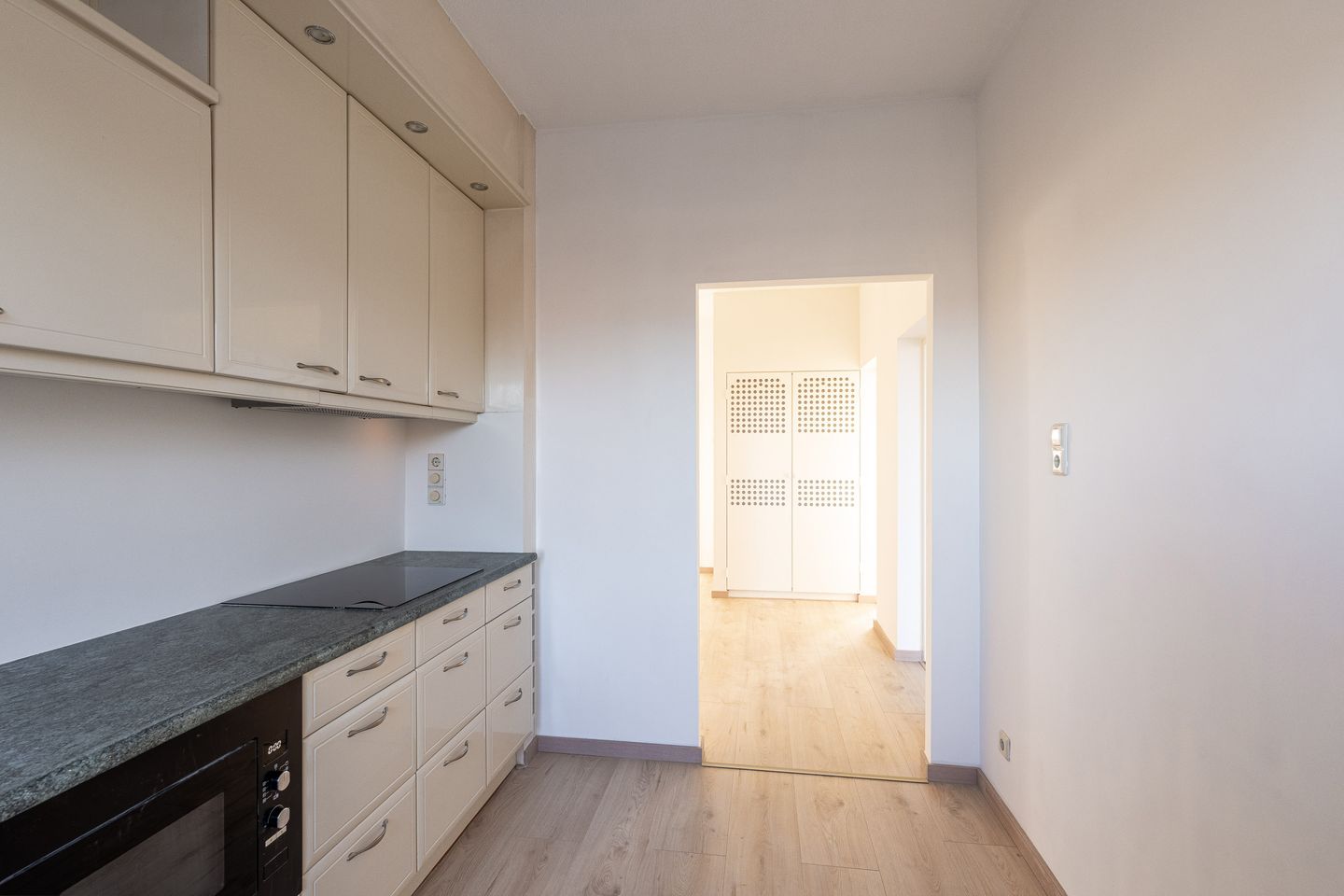 Foto 10 van Chris Bennekerslaan 11-D