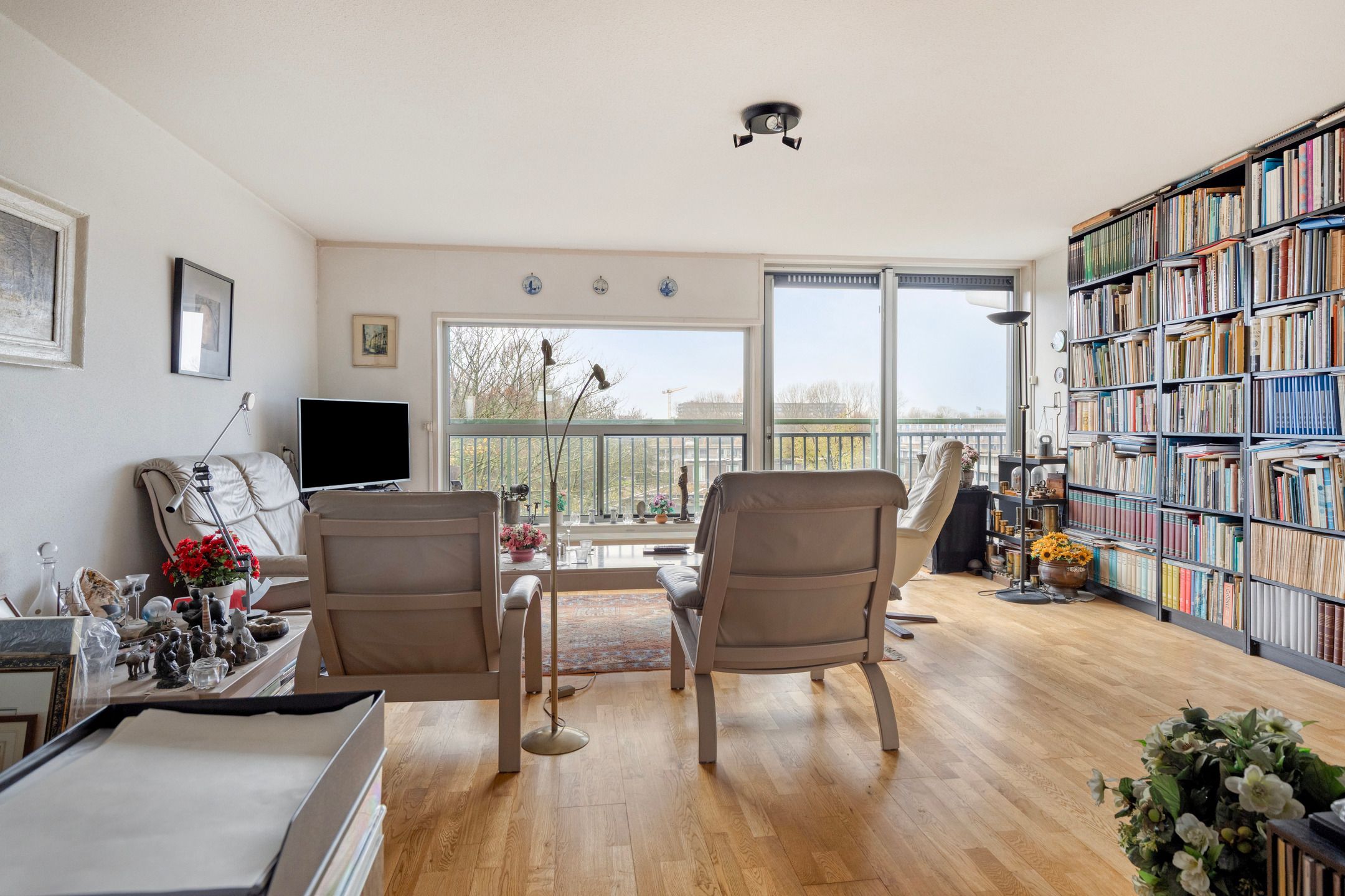 Foto 15 van Adolphine Eduardine Kokplantsoen 33