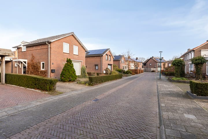 Photo 2 of Heesweg 12-C