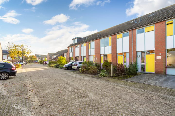 Foto 8 van Van den Helmstraat 6