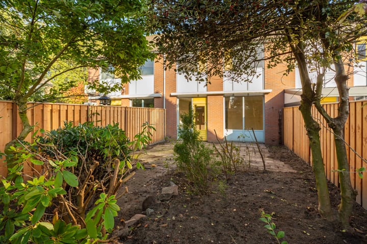 Foto 15 van Van den Helmstraat 6