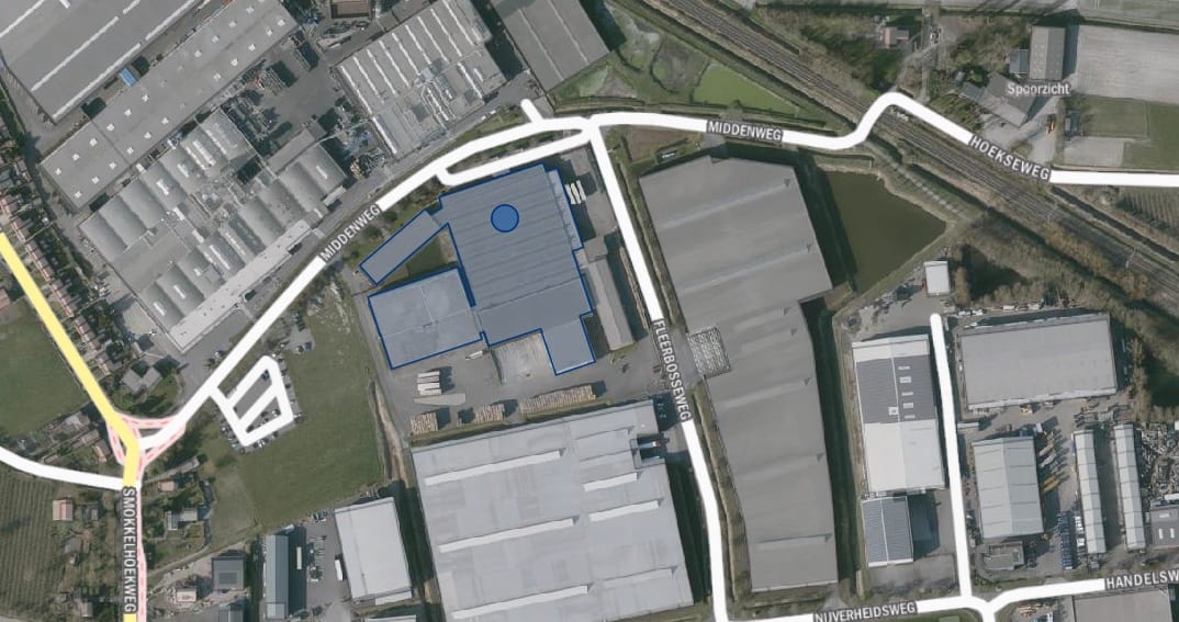 Bekijk foto 1 van Middenweg 6