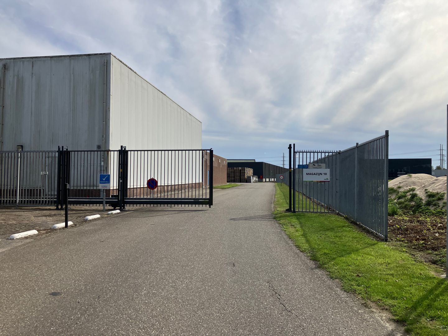 Bekijk foto 4 van Middenweg 6