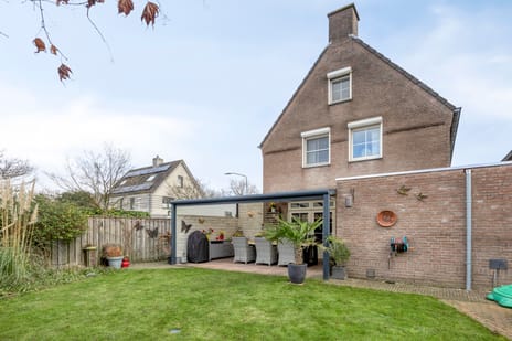 Escudohof 9 secondary image