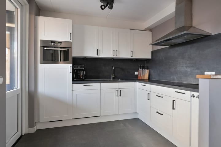 Photo 11 of Reeneik 40