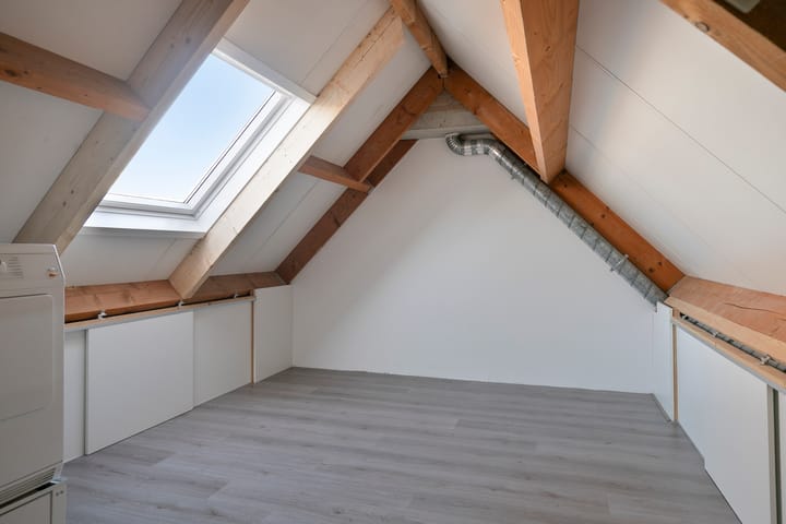 Photo 23 of Reeneik 40