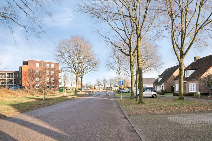 Photo 34 of Reeneik 40