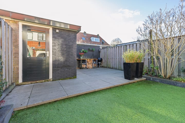 Foto 40 van F.C. Dondersstraat 12