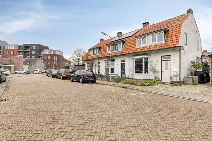 Foto 6 van Anjelierstraat 6