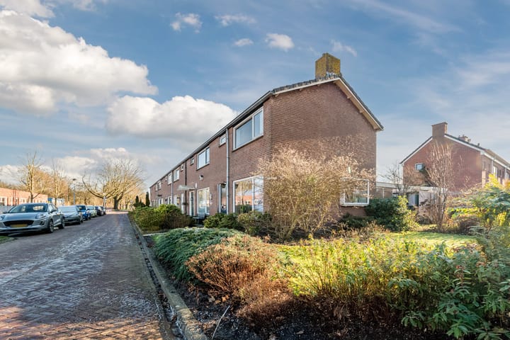 Photo 2 of Magninstraat 2