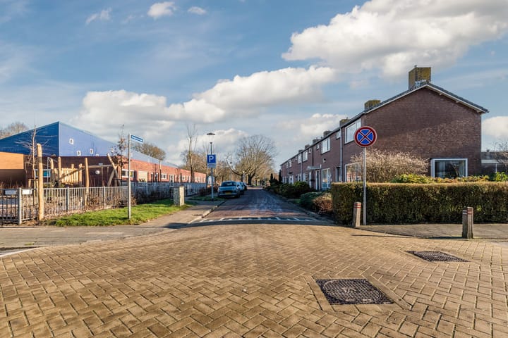 Foto 38 van Magninstraat 2