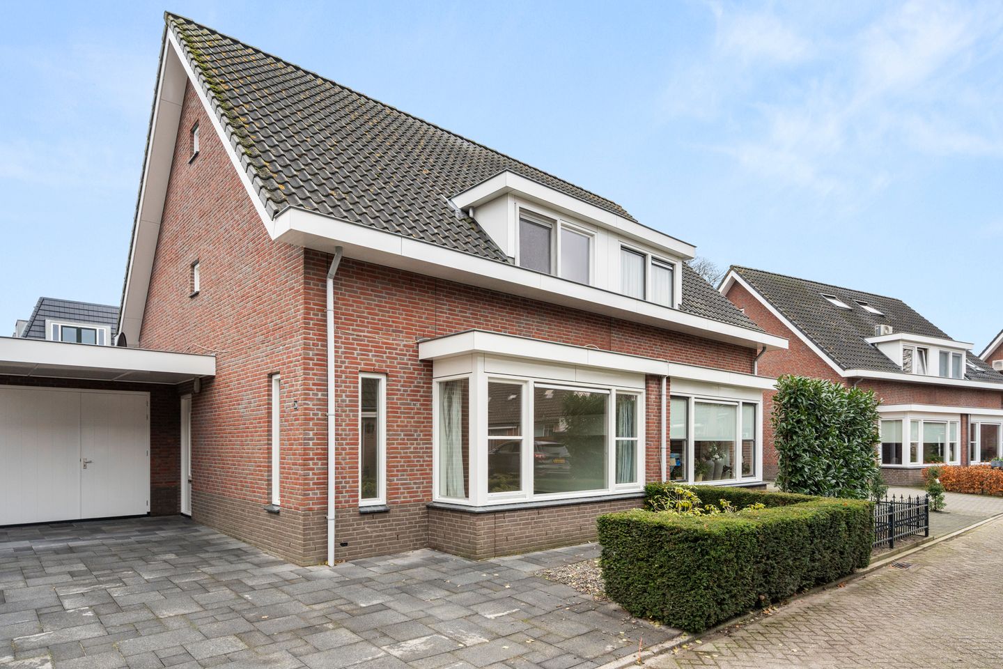 Photo 49 of Heyenerf 24