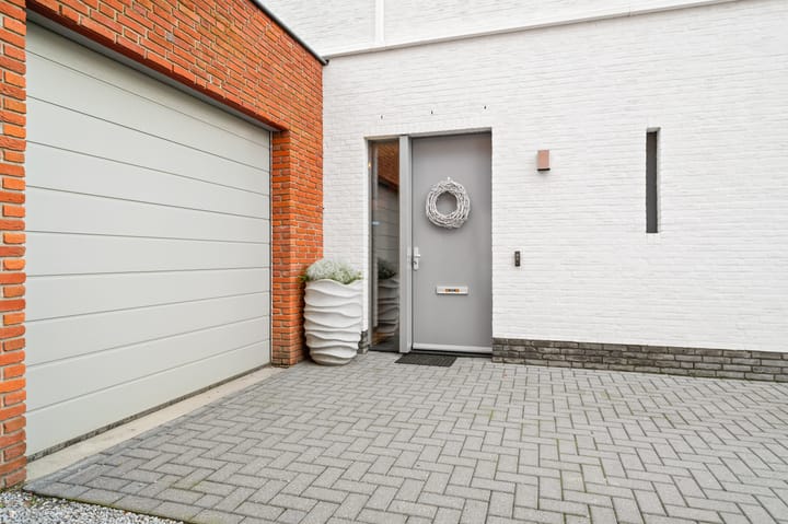 Photo 35 of Eikepagelaan 204