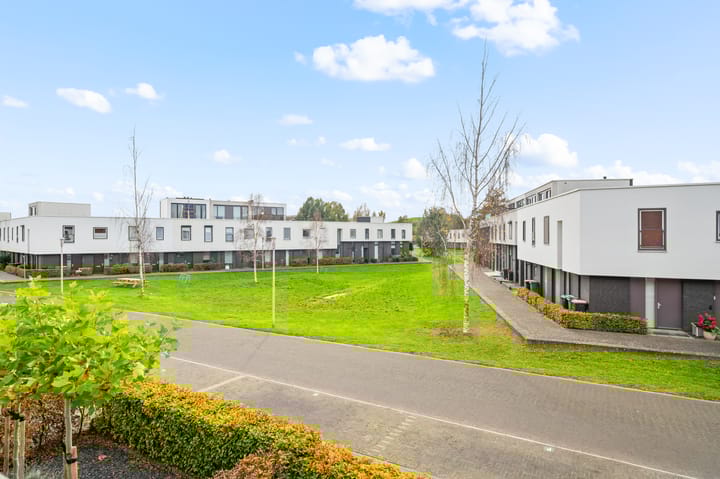 Photo 37 of Eikepagelaan 204