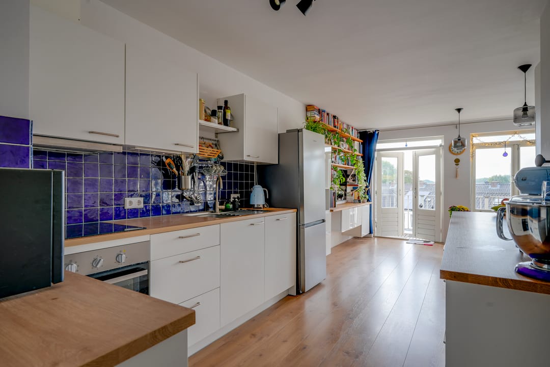 Photo 2 of Oosterstraat 15-C