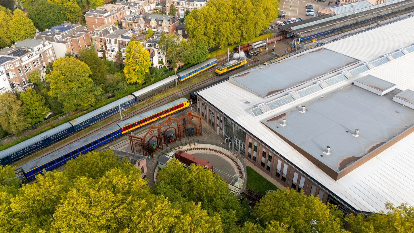 Photo 34 of Oosterstraat 15-C