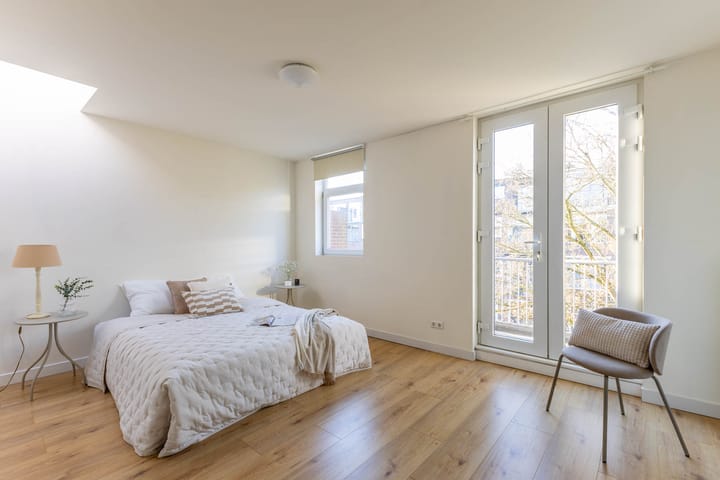 Photo 4 of Groen van Prinstererstraat 55-B02