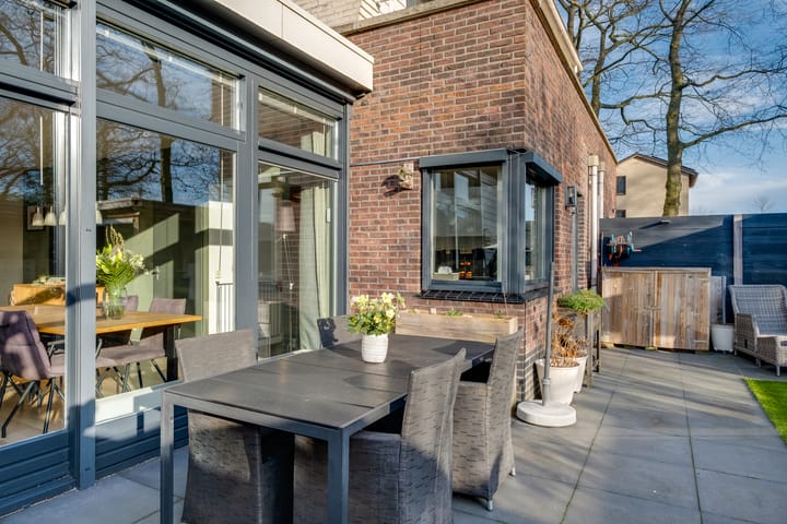 Foto 38 van Dirk Schäferstraat 14