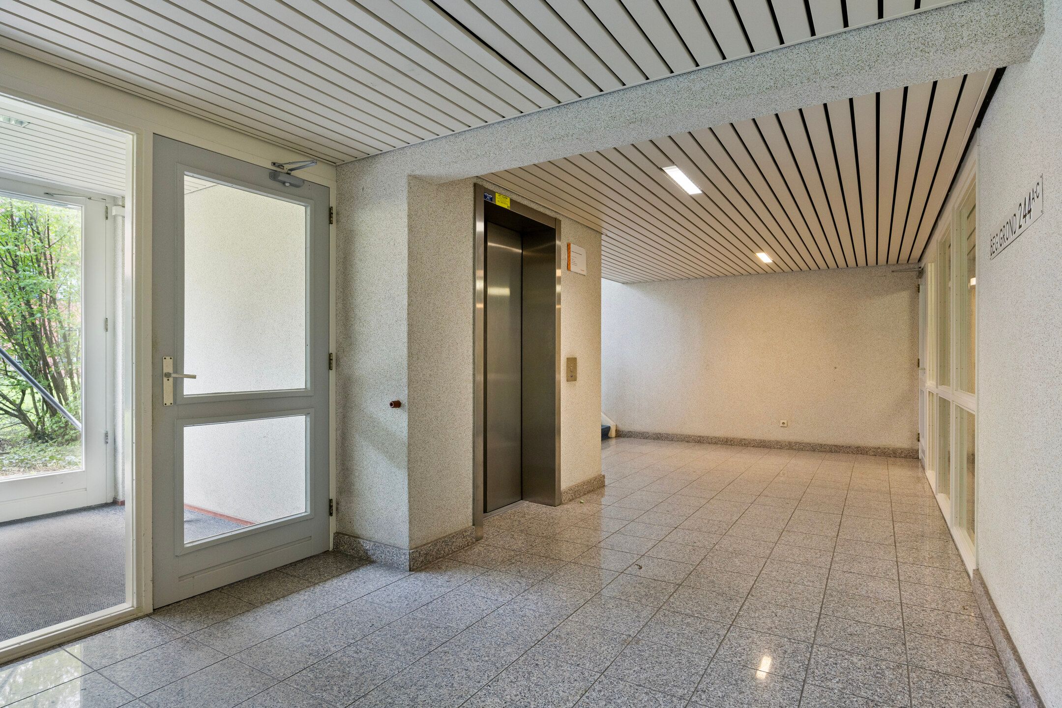 Foto 24 van Hoofdweg 244-B