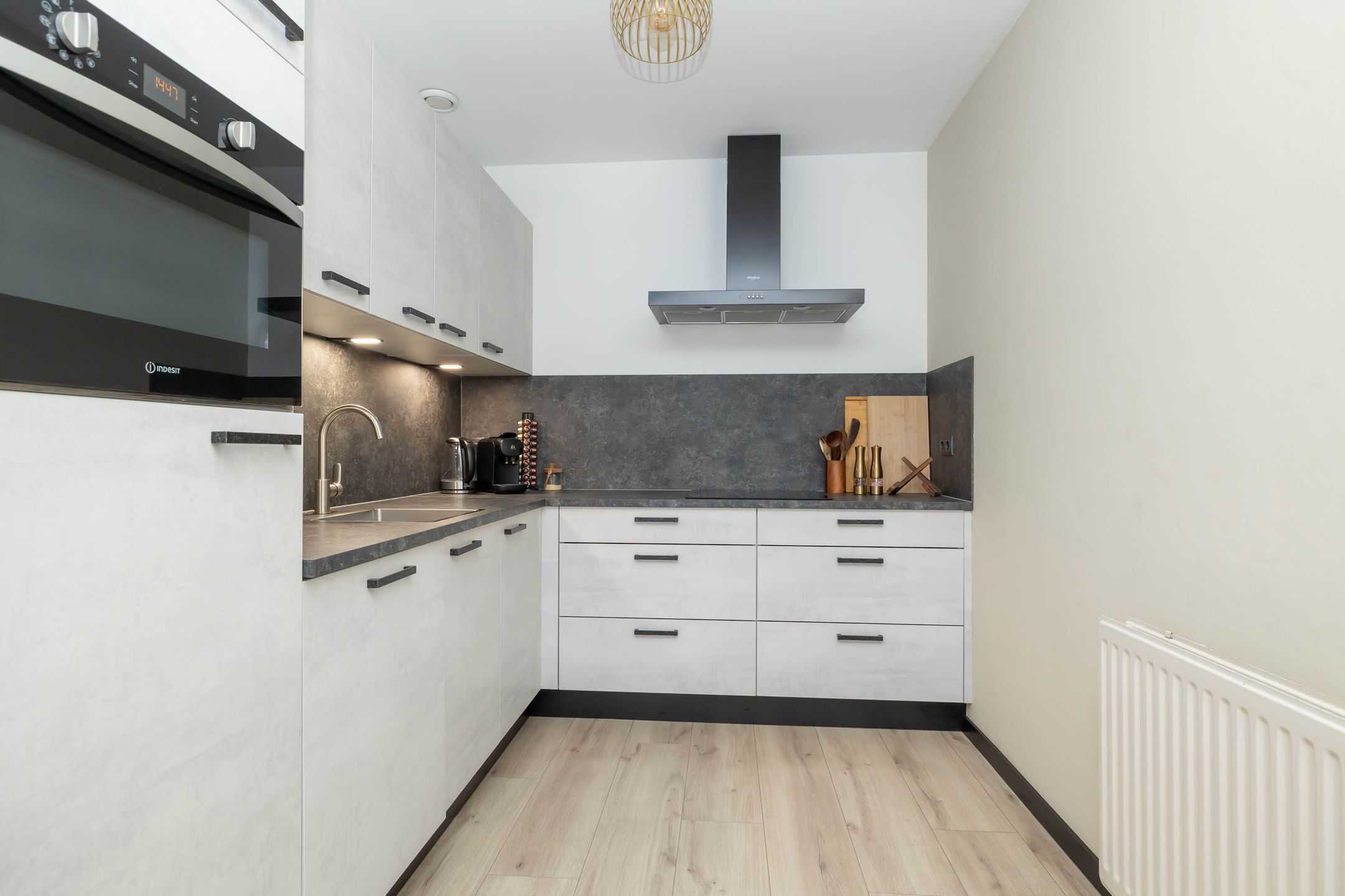 Photo 18 of Jennerstraat 58