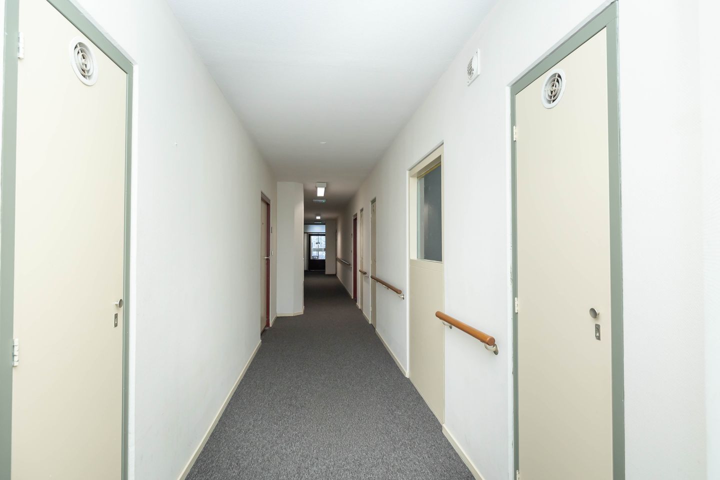 Photo 35 of Jennerstraat 58