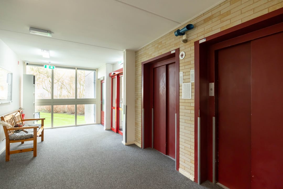 Photo 37 of Jennerstraat 58