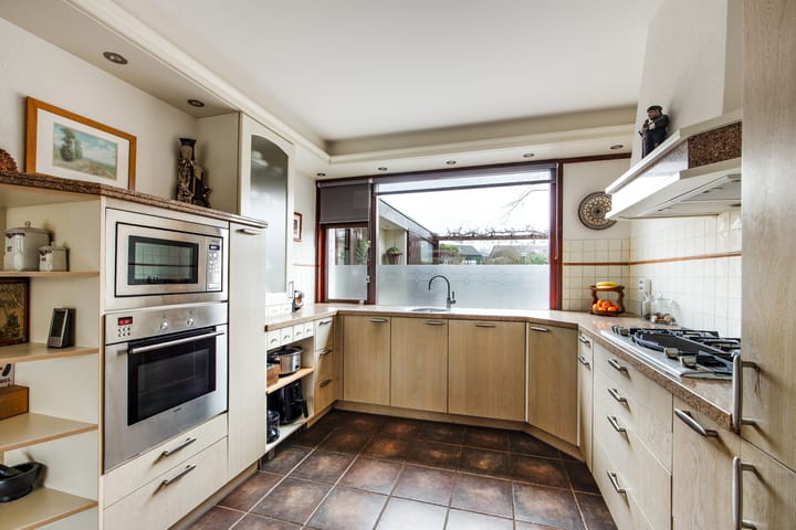 Foto 8 van Cosmeaduin 32