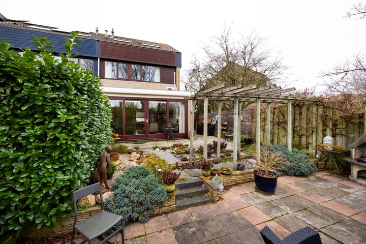 Foto 28 van Cosmeaduin 32